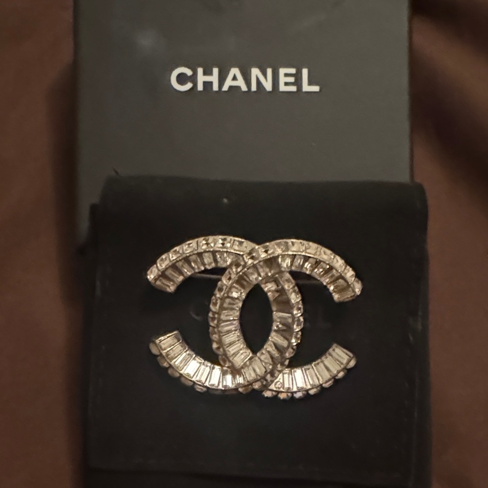 CHANEL Crystal-Embellished Silver Brooch